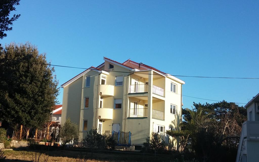 Apartments Ok Lopar Buitenkant foto