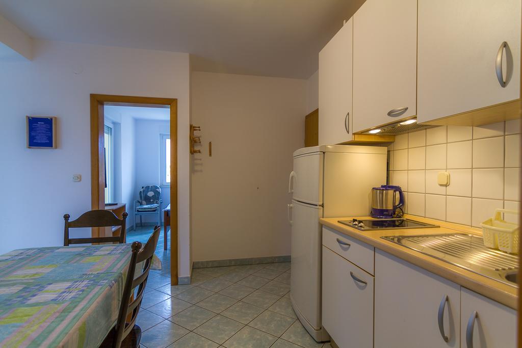 Apartments Ok Lopar Buitenkant foto